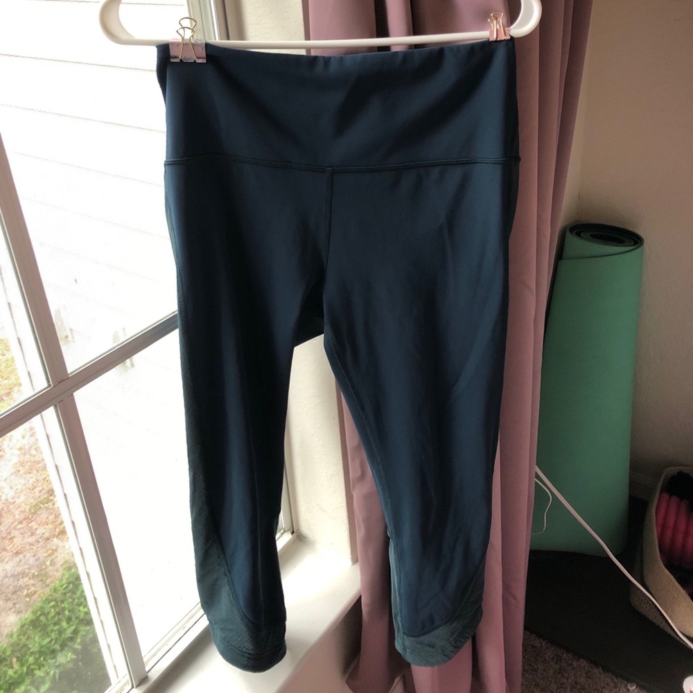 Lululemon cropped mesh panel leggings